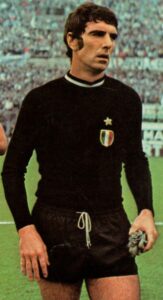 Nella foto, Dino Zoff nel 1973 (fonte: Hurrà Juventus)
