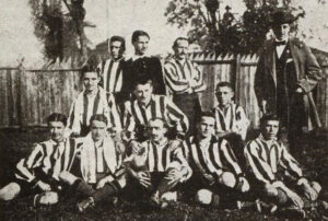 Dalmazzo (accosciato, secondo da destra) nella Juventus della stagione 1913-1914