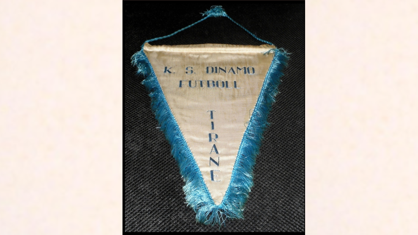 gagliardetto Dinamo Tirana