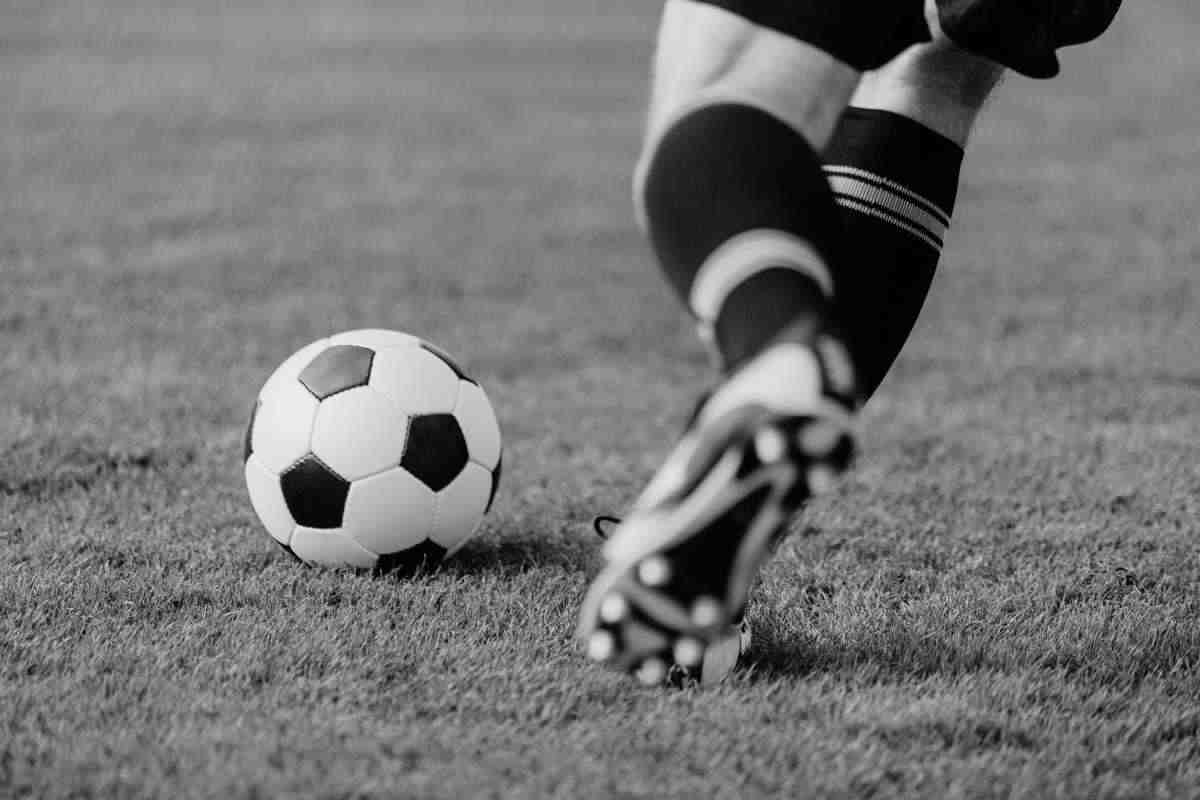 Tragico lutto per il calcio italiano: dramma per i rossoneri