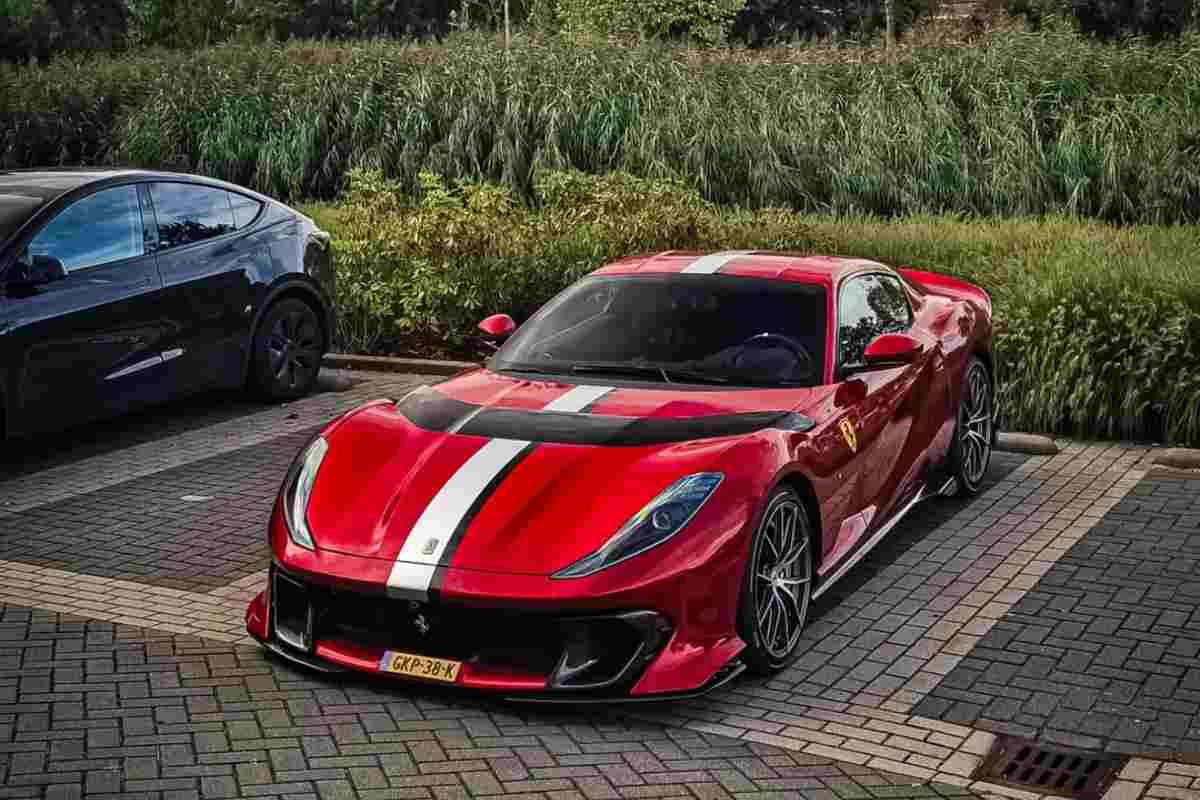 Ferrari 812 competizione  di Sinner