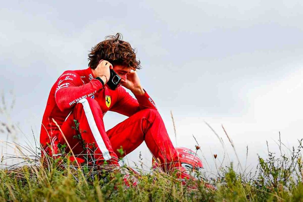Leclerc via dalla Ferrari