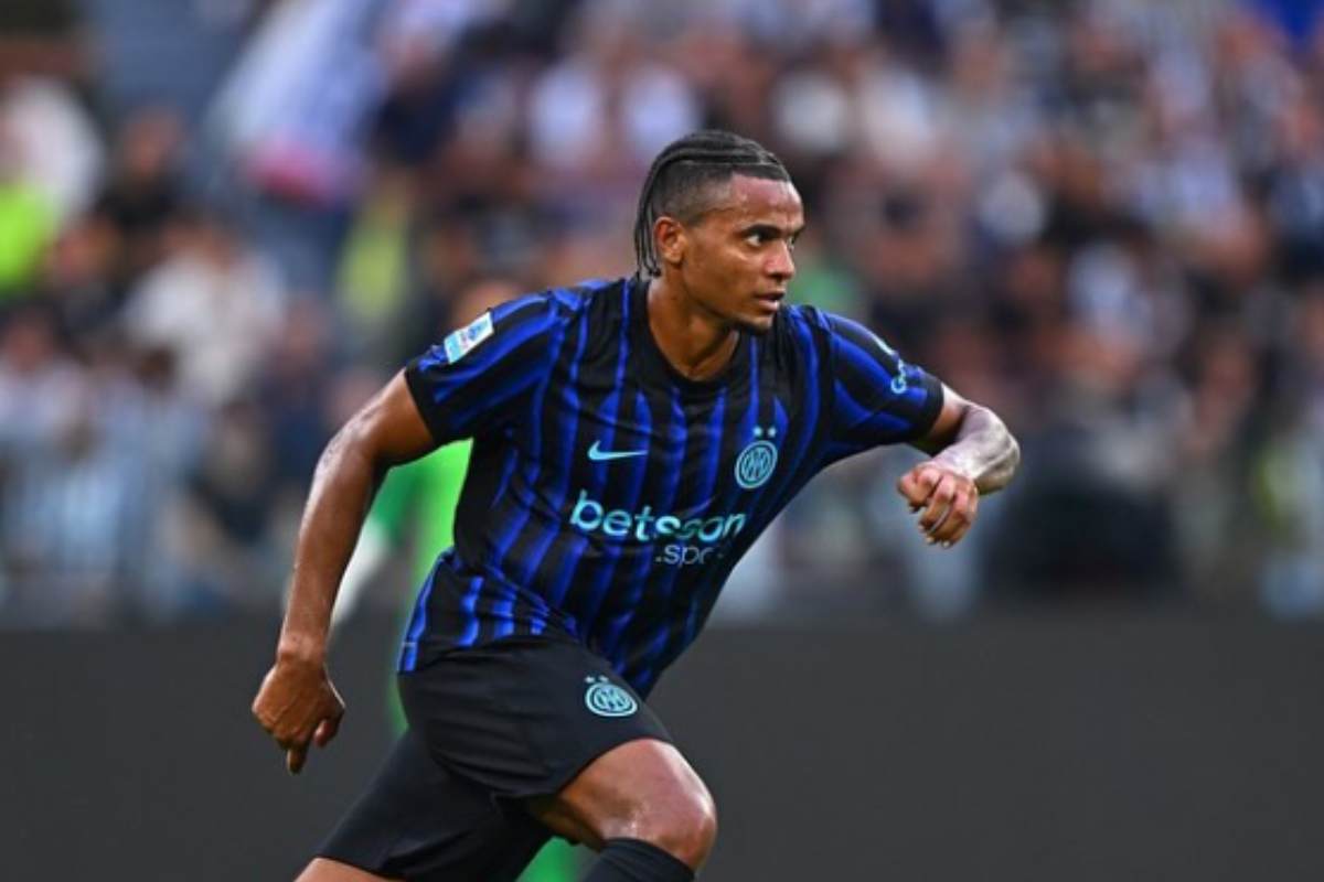 Caos Inter, Akanji l’ha fatta grossa: i tifosi non gliela perdonano Caos Inter, Akanji l’ha fatta grossa: i tifosi non gliela perdonano