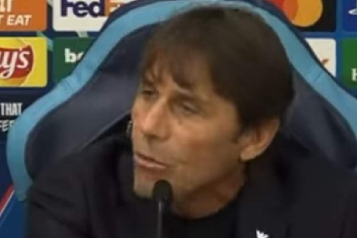 Caporetto Napoli, Conte ha esagerato: così lo mandano via Caporetto Napoli, Conte ha esagerato: così lo mandano via