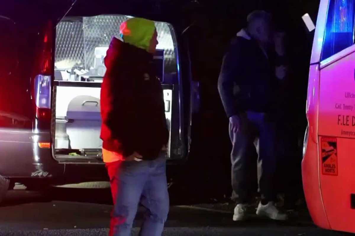 Calcio italiano nel terrore, far west dopo la partita: presi a sassate