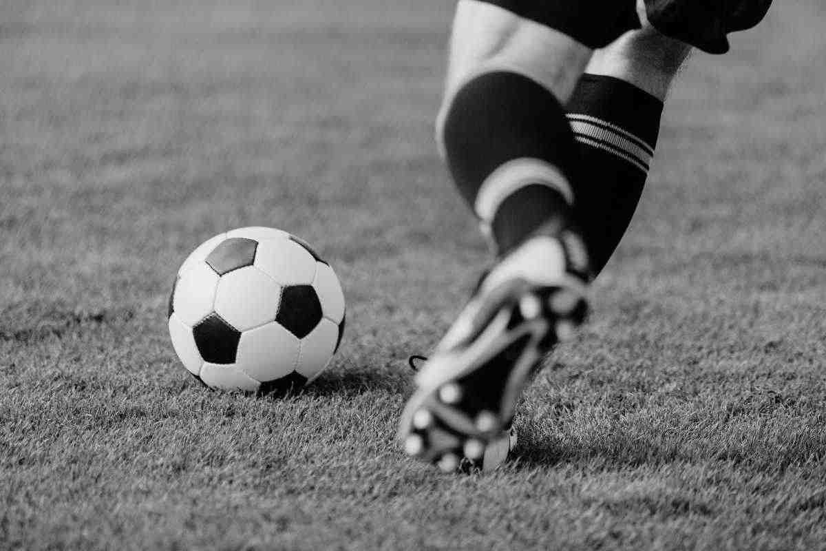 Calcio in lutto, addio allo storico allenatore: il dolore è enorme Calcio in lutto, addio allo storico allenatore: il dolore è enorme