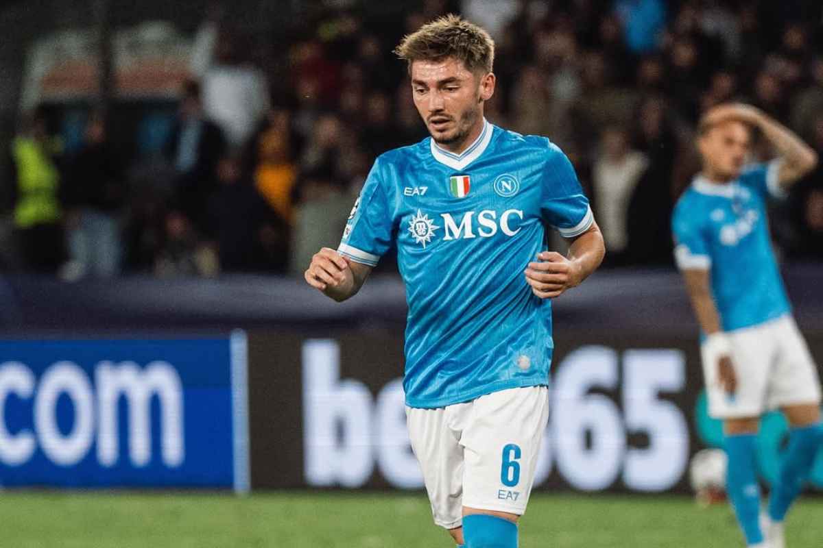 Anche Gilmour ko, il Napoli corre ai ripari: uno svincolato per Conte