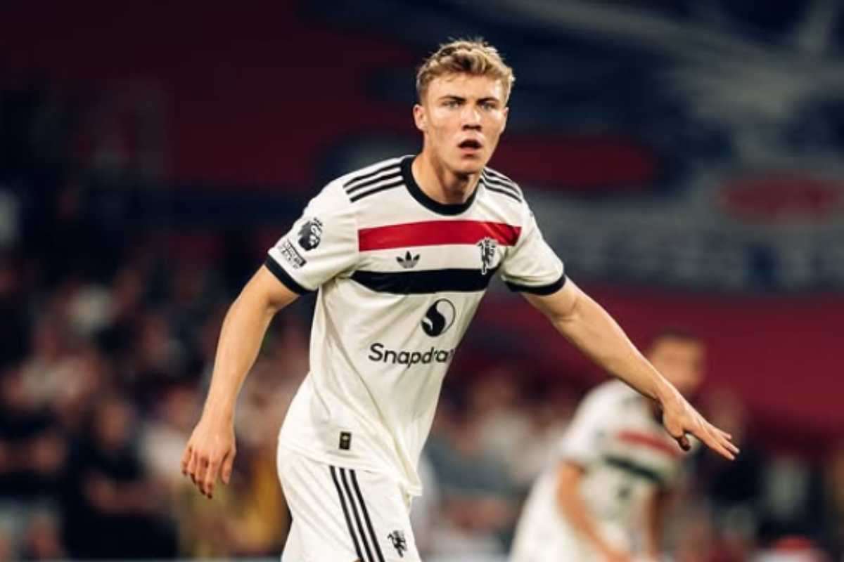 Conte ammutolito, beffa Milan: “Hojlund per 45 milioni” Conte ammutolito, beffa Milan: “Hojlund per 45 milioni”