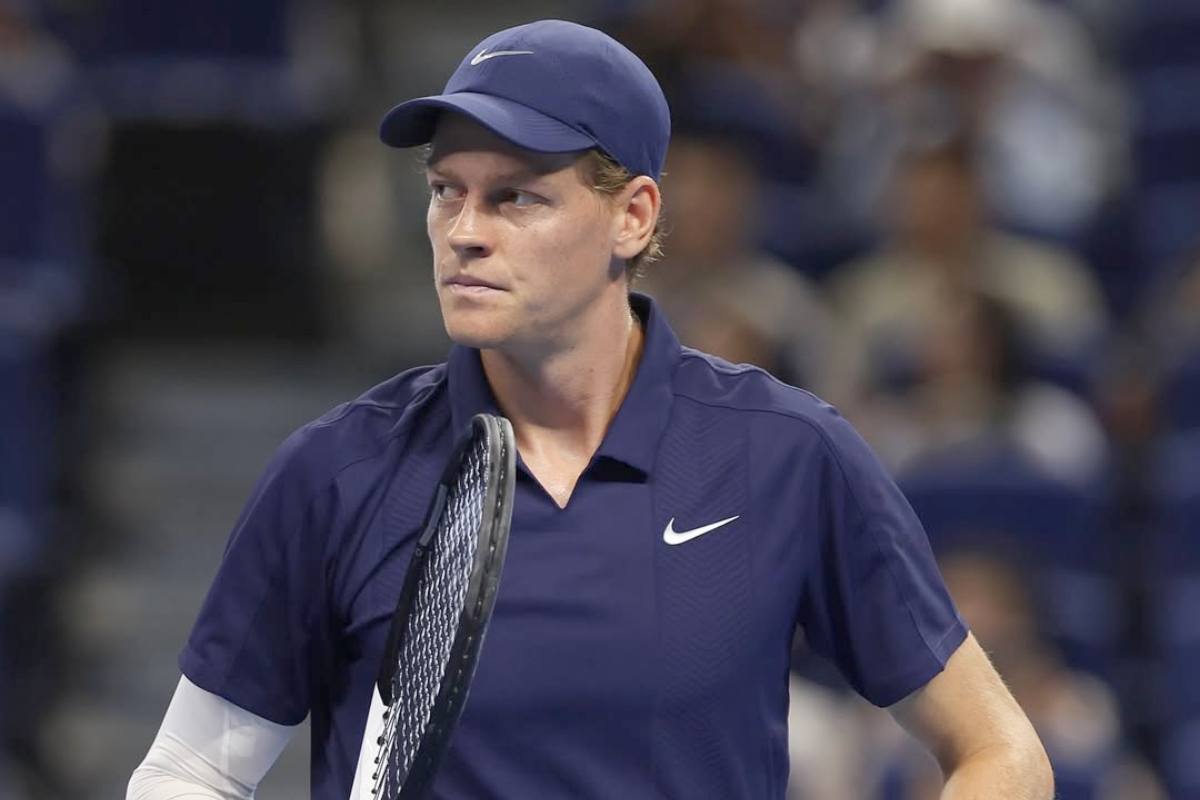 Imbarazzo Sinner, è successo anche a Torino: i fan non lo credono Imbarazzo Sinner, è successo anche a Torino: i fan non lo credono