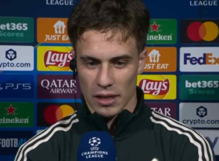 Kenan Yildiz durante un'intervista