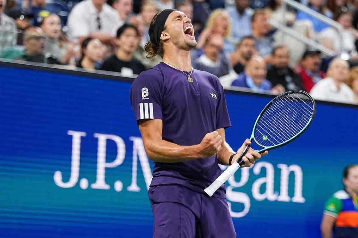 Zverev infortunio alla caviglia