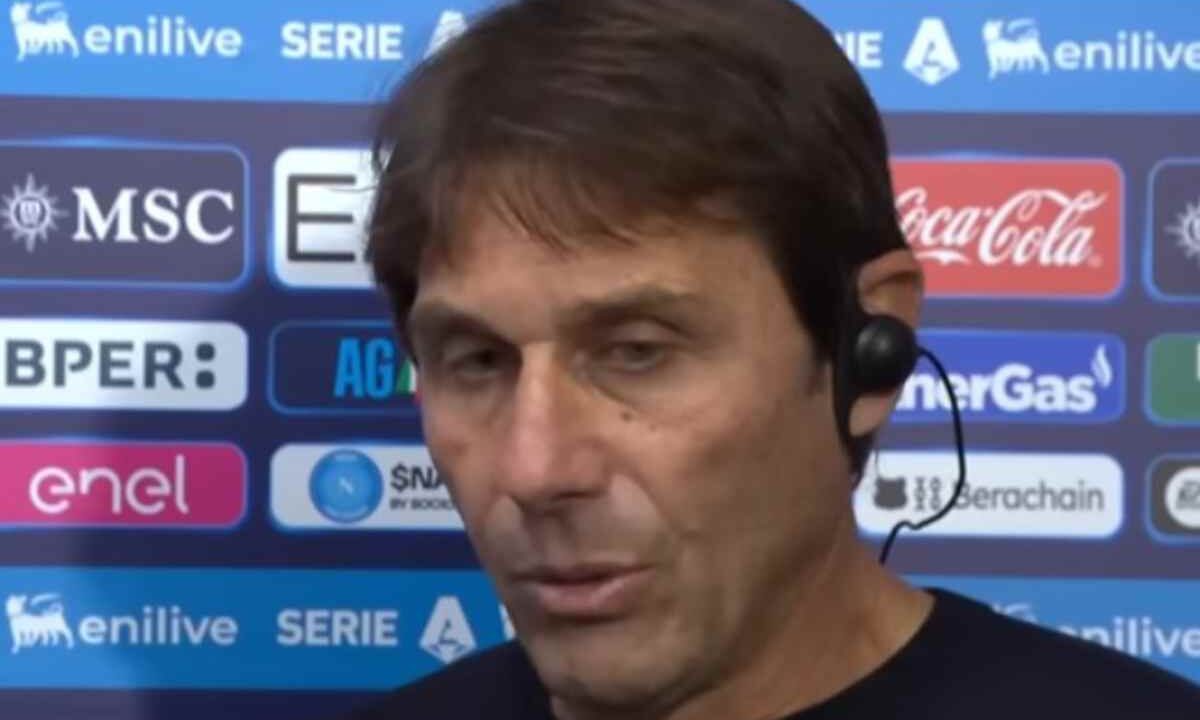 Antonio Conte in primo piano