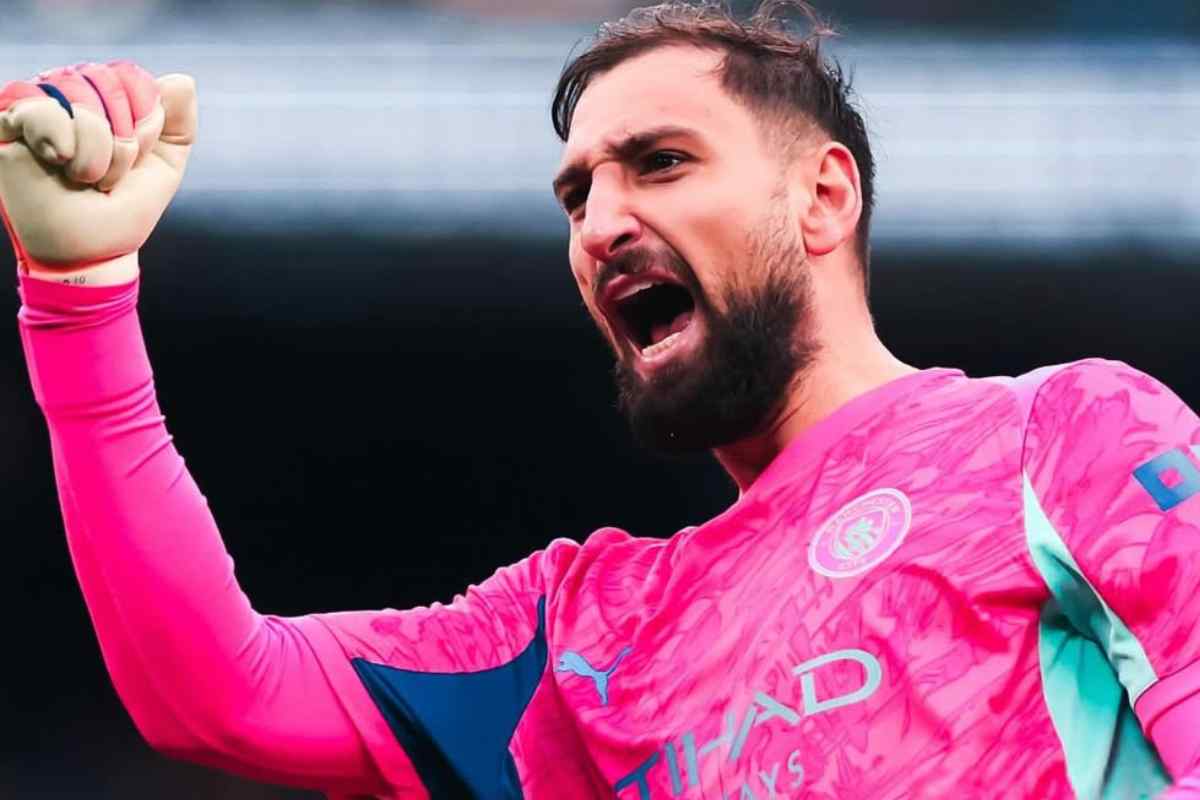 Gigio Donnarumma esulta dopo una vittoria del City