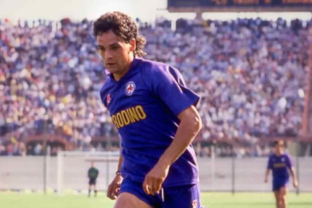 Roberto Baggio in campo con la Fiorentina